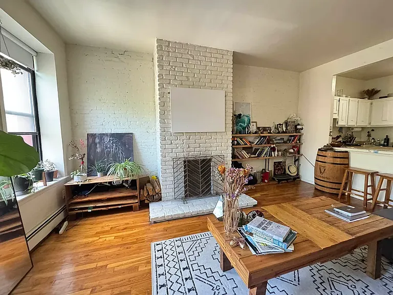 450 W 47th St #2A — Photo 11