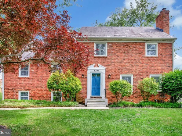 8205 Robin Hood Ct, Towson, MD 21204