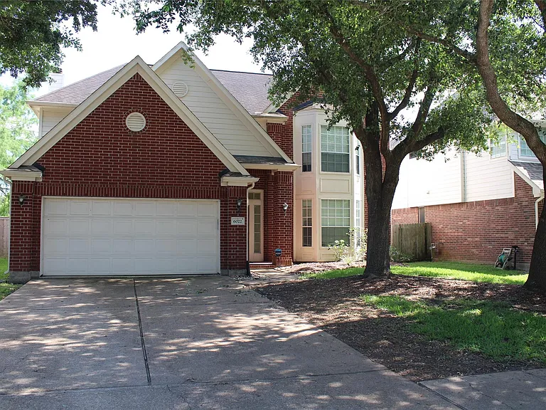 6022 Spanish Oak Dr — Photo 1