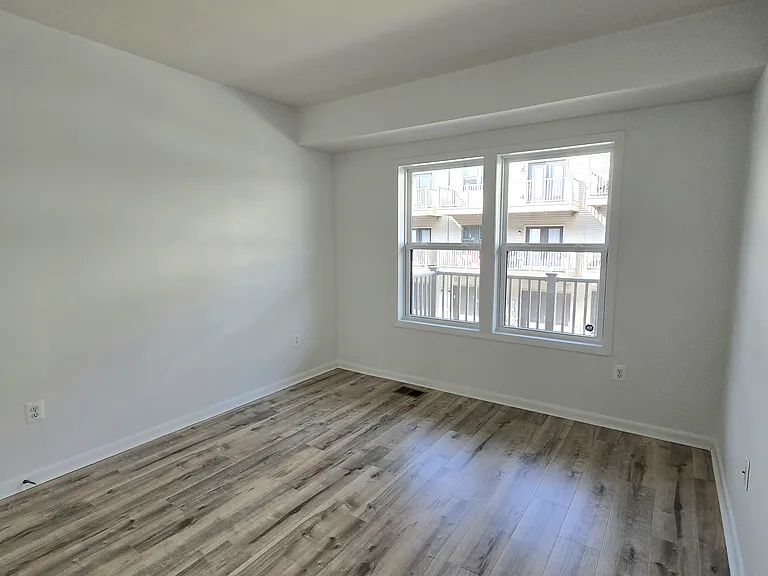 44812 Tiverton Sq — Photo 16