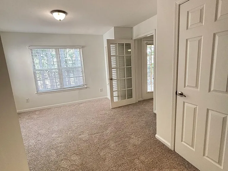 Wesley St. Claire Apartments at Lawrenceville — Photo 97