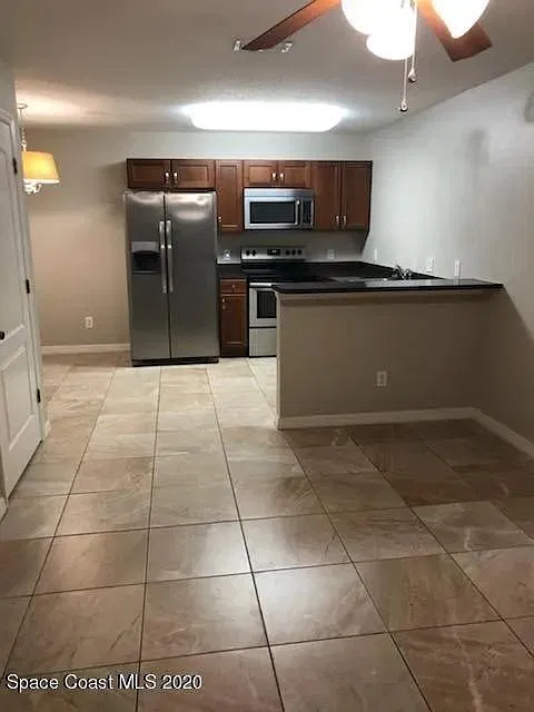 2 bed, 800 sqft, $1,490 — Photo 2