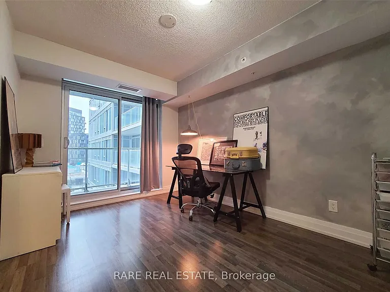 565 Wilson Ave #320W — Photo 9