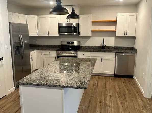 211 Main St #205, Sabattus, ME 04280