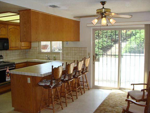 5th image of 4676 Edenvale Ave