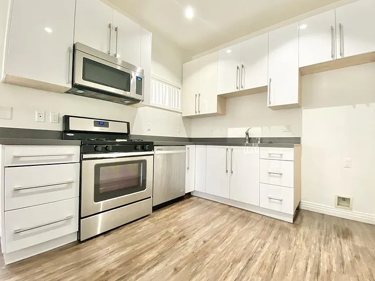 3192 W 7th St — Photo 1