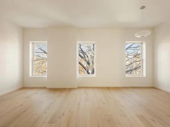 238 De Graw Street image 1 of 12