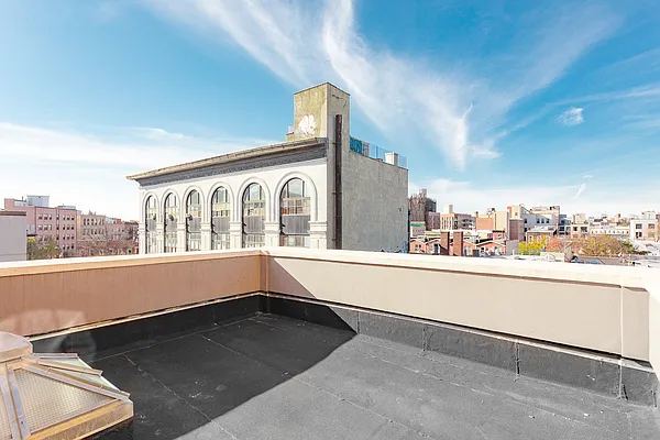 Rented by The InHouse Group | media 31