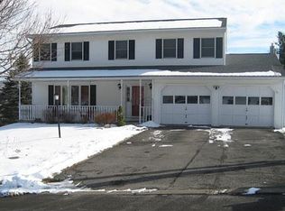 49 Country Knoll Dr, Binghamton, NY 13901