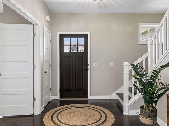 4th image of 20352 Hampton Ave