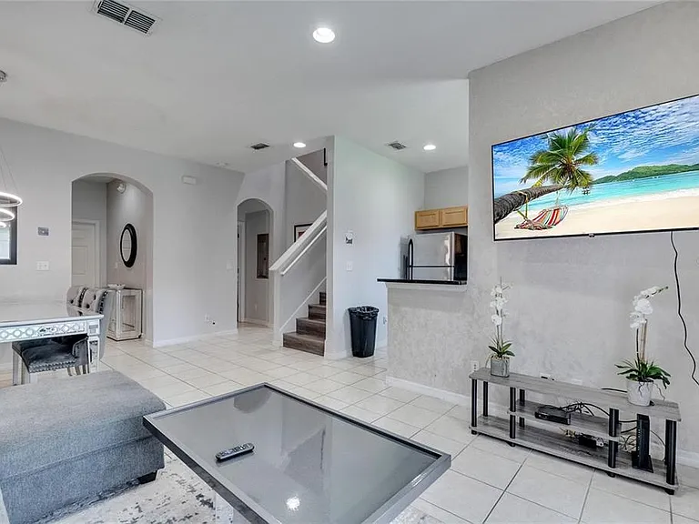 2713 Bushman Dr — Photo 11