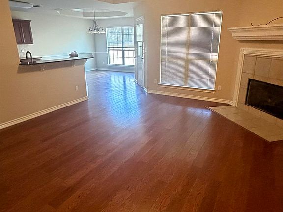 2nd image of 421 W Cumberland Rd APT 404