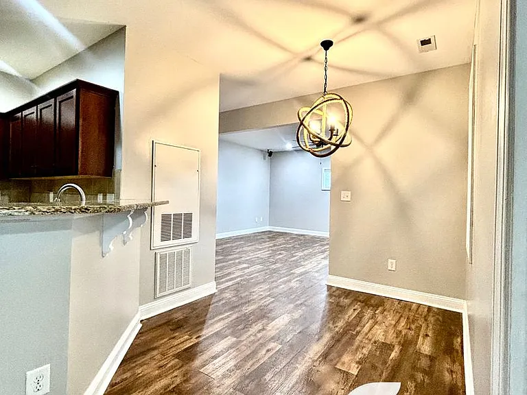 239 Fountain Grove Dr — Photo 14