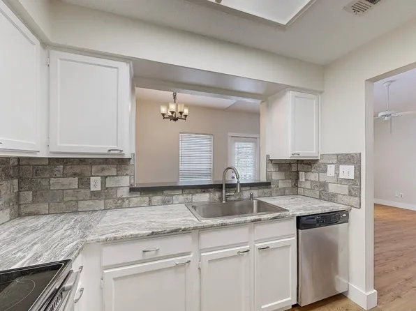 8600 Coppertowne Ln APT 2101, Dallas, TX 75243