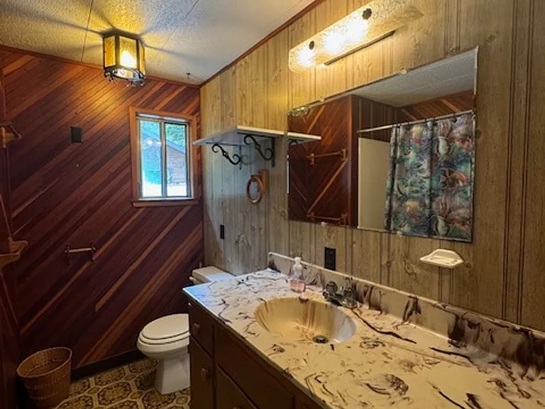 2437 Ridgewood Dr — Photo 18