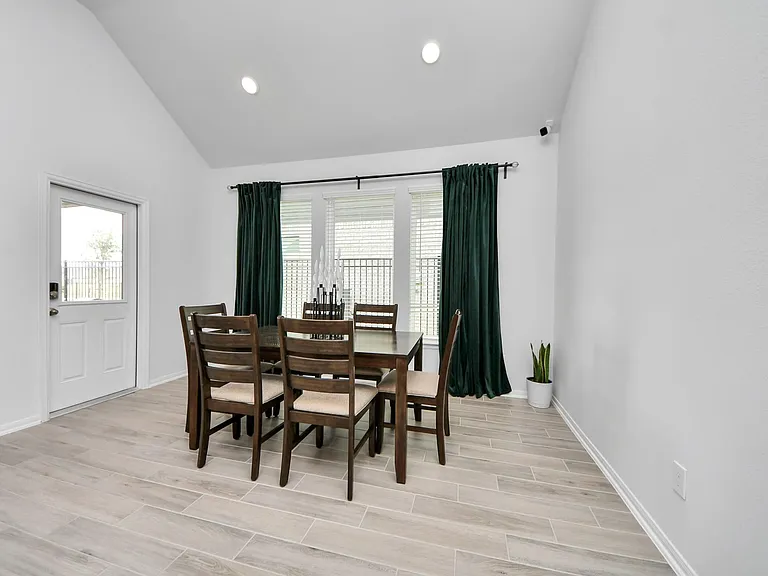 1614 Sequoia Run Dr — Photo 23
