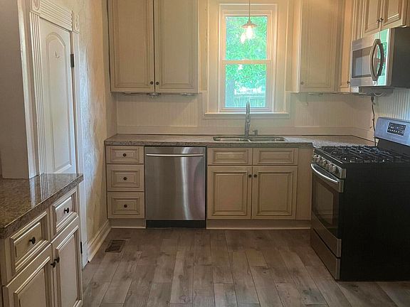 5th image of 513 N Pine Avenue
