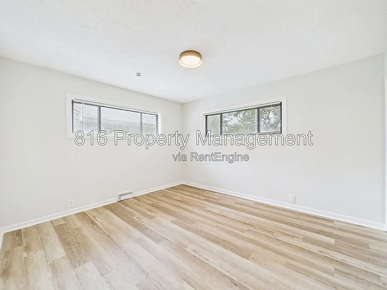 11230 Corrington Ave — Photo 18