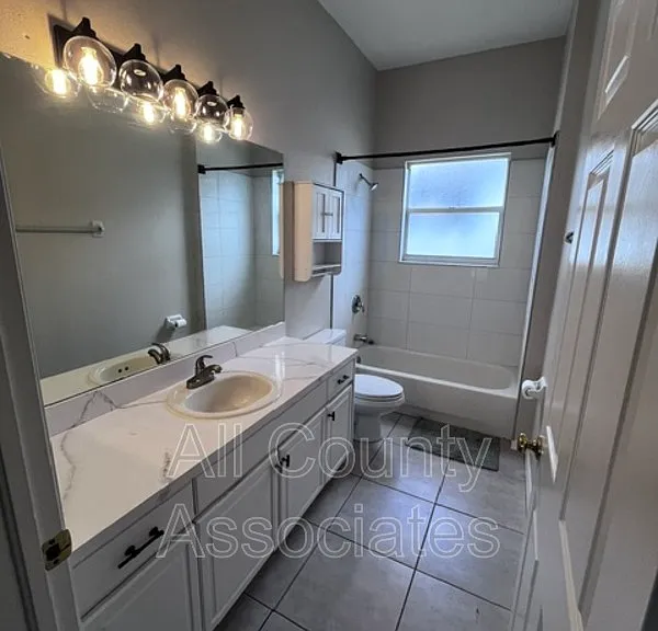 28724 Hanging Moss Loop — Photo 14