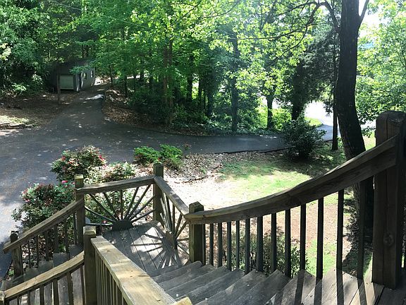 Double entry driveway