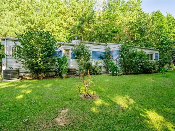 380 Kinnett Dr, Dalton, GA 30721