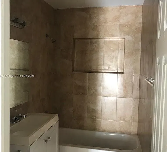 1632 NE 183rd St — Photo 5