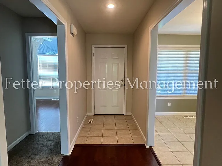 4595 Miranda Dr — Photo 3