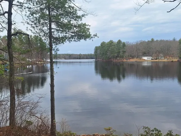 99 Lakeshore Dr, Spencer, MA 01562