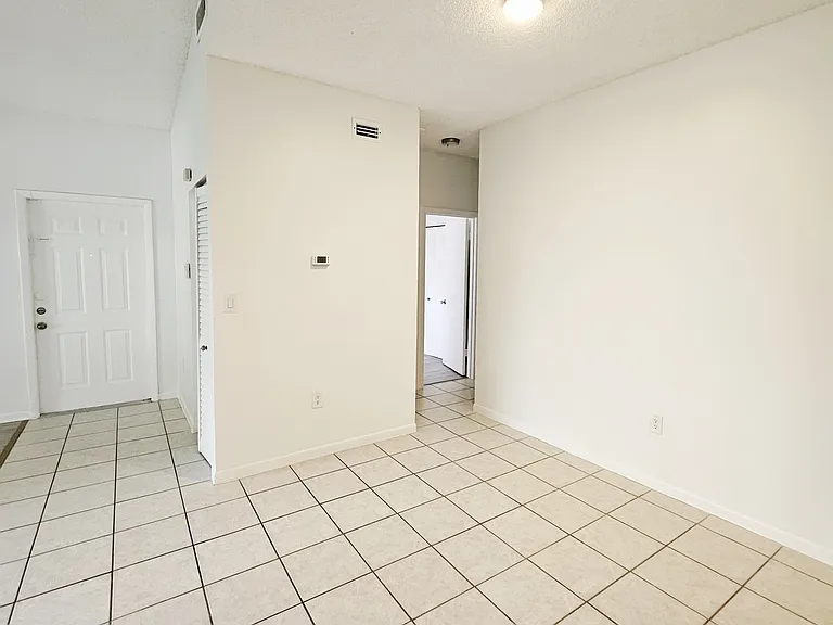 2331 NW 96th Ter #17L — Photo 7