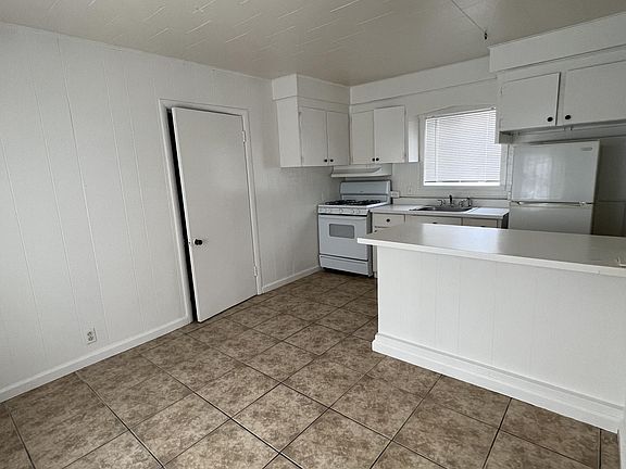 4th image of 922 York St