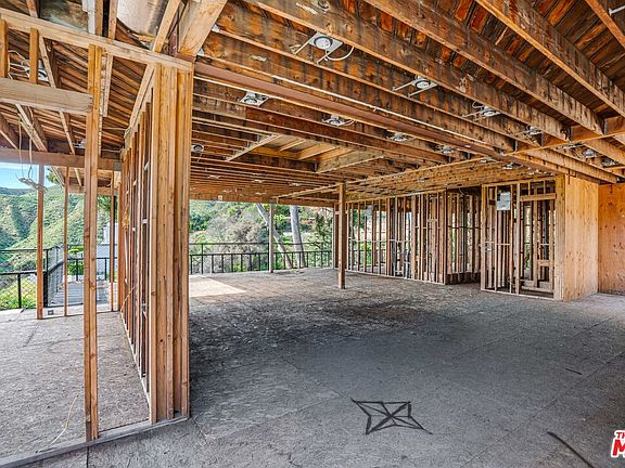 4th image of 1545 Umeo Rd