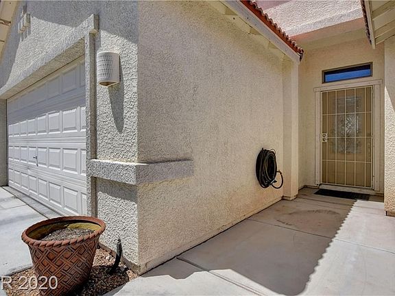 4th image of 512 Flemington Ct