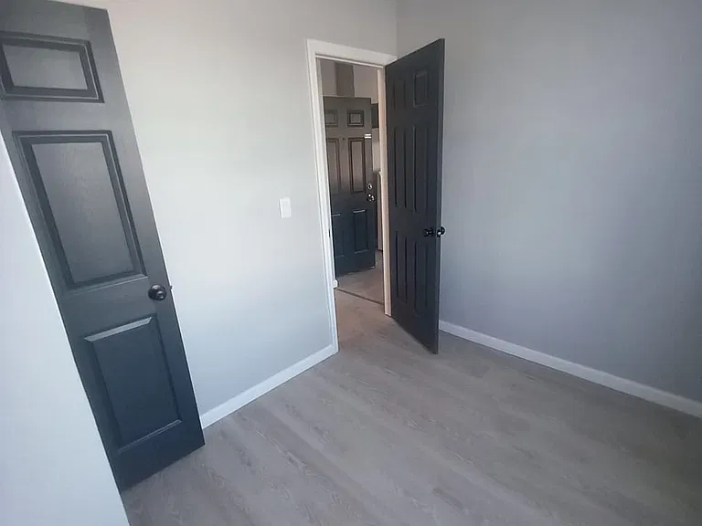 198 Parker St #2 — photo 4 of 6