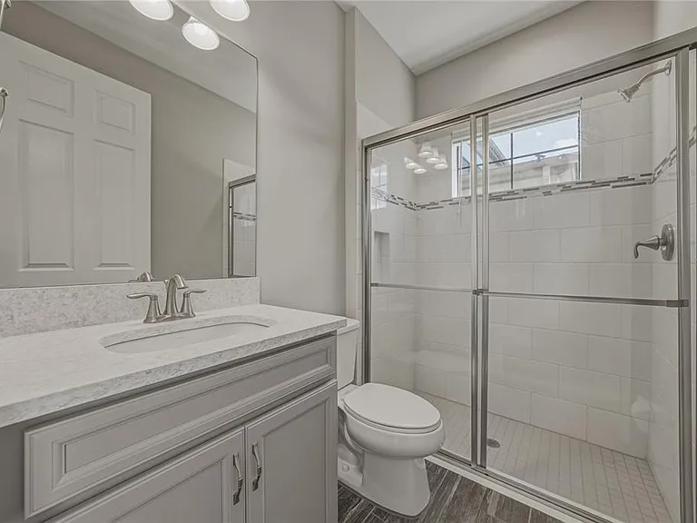 14633 Red Castle Ave — Photo 28