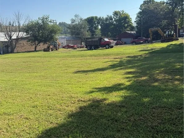 112 S Center St #17-18, Alpena, AR 72611