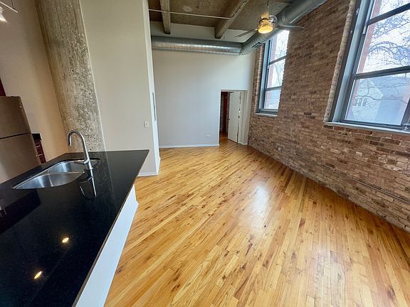 5th image of 1735 N Paulina St APT 212