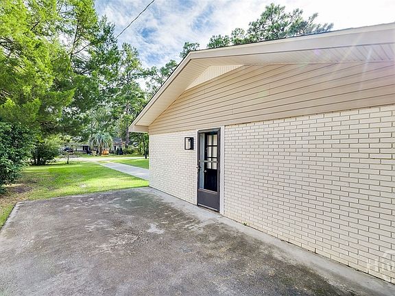 4th image of 122 Westwood Dr