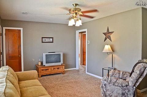 3rd image of 4306 Featherston Ave