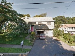 21 Lakecrest Cir, Warwick, RI 02889
