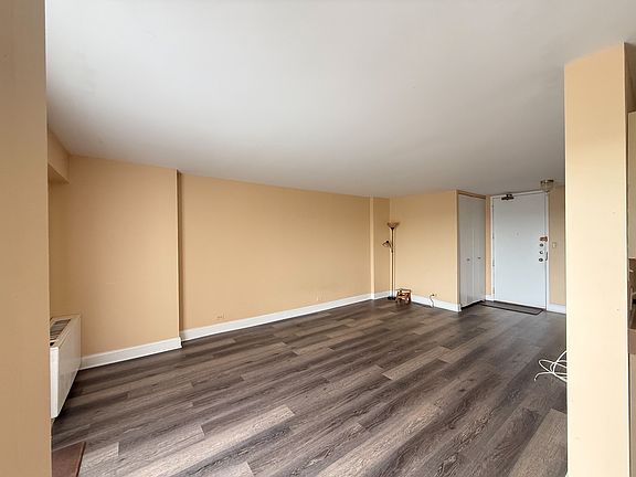 4th image of 7141 N Kedzie Ave APT 912