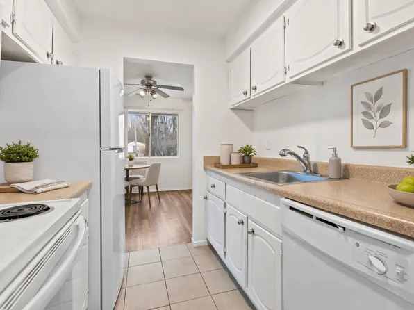 Bloomfield On The Green - West Bloomfield, MI