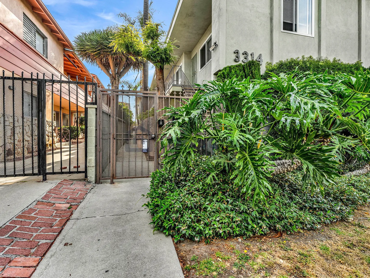 Studio, 1.0 bath, 435 sqft, $1,600 — Photo 2