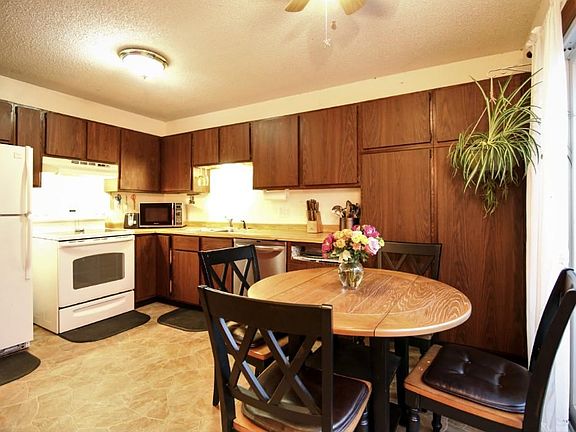 4th image of 4408 83rd Cir N