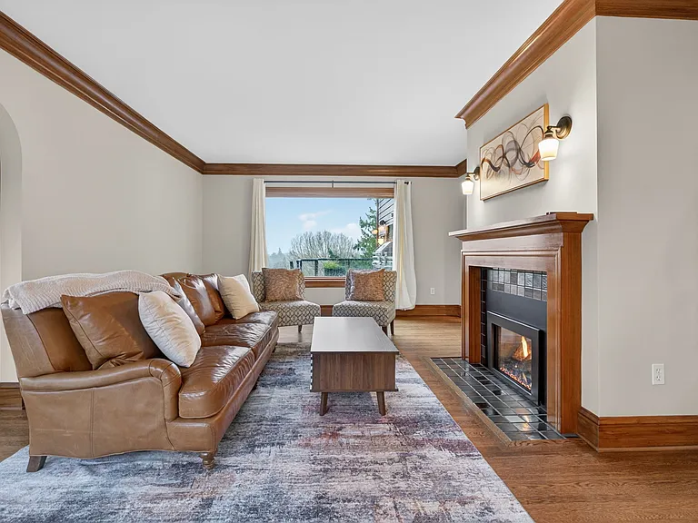 2028 NE Alameda Dr — Photo 37