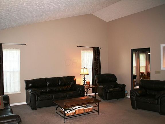 3rd image of 493 Buckingham Ct