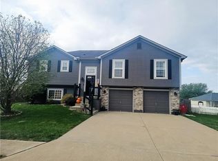 705 SW Tisha Ln, Grain Valley, MO 64029