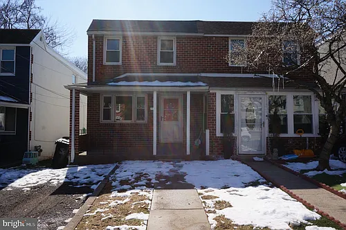 250 E Chestnut St Photo 1