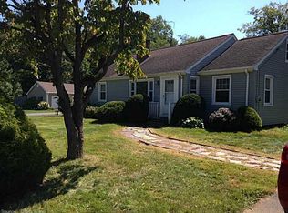 42 Edgewood Ct, Middlefield, CT 06455