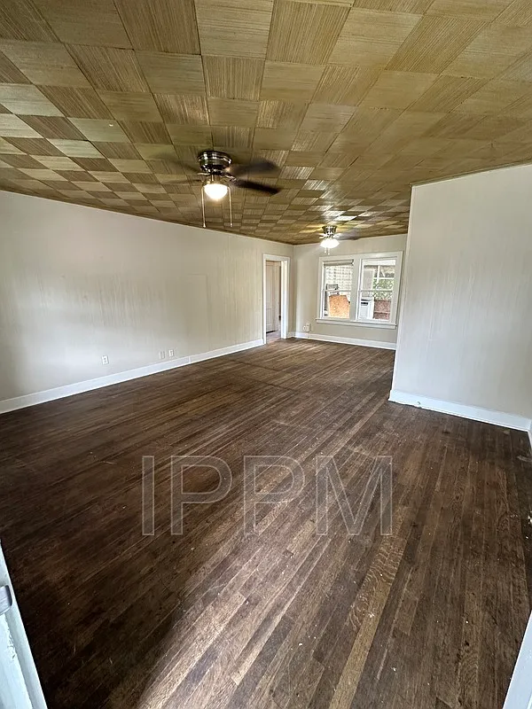 3 bed, 2.0 bath, 847 sqft, $900 — Photo 2