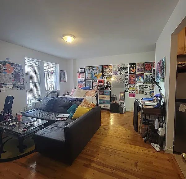 319 E 9th St #9A — Photo 1